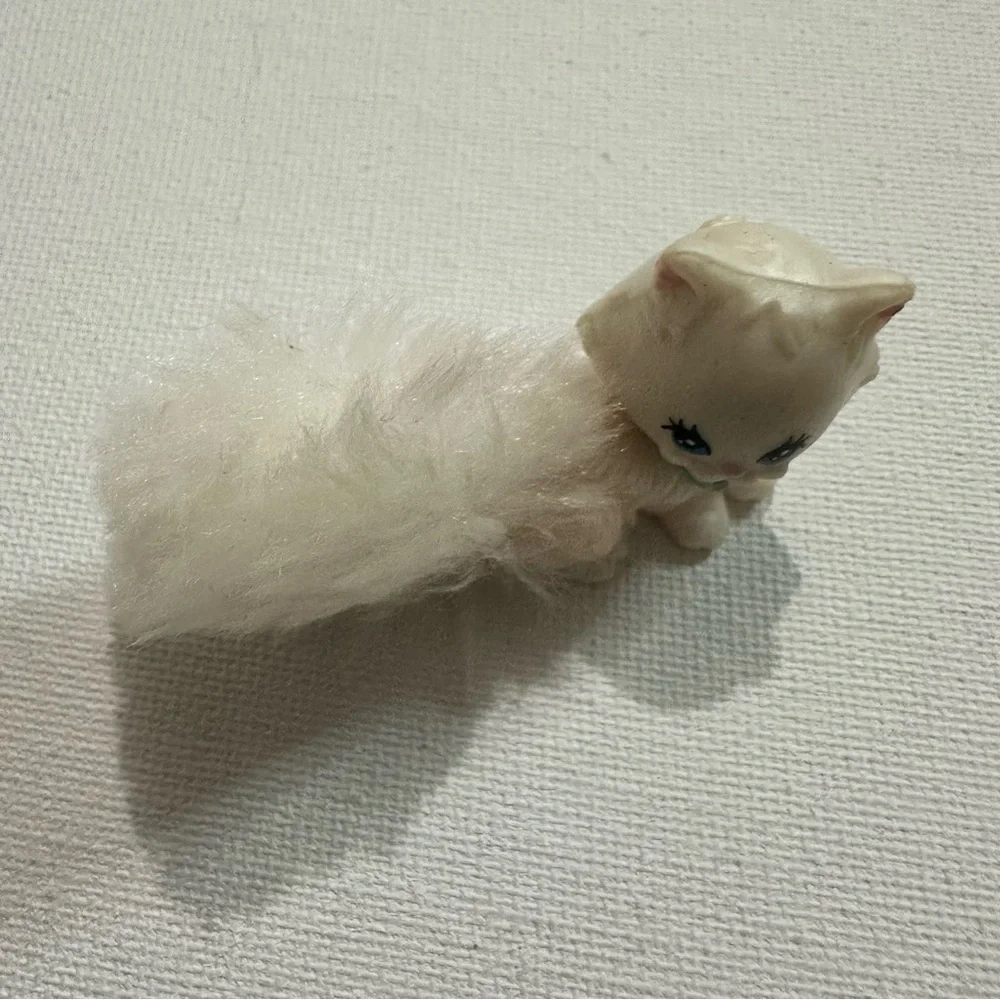 Vintage Kenner Littlest Pet Shop Fluffy Tail Persian Kitty Cat 2.5" 1994 White - Picture 3 of 9